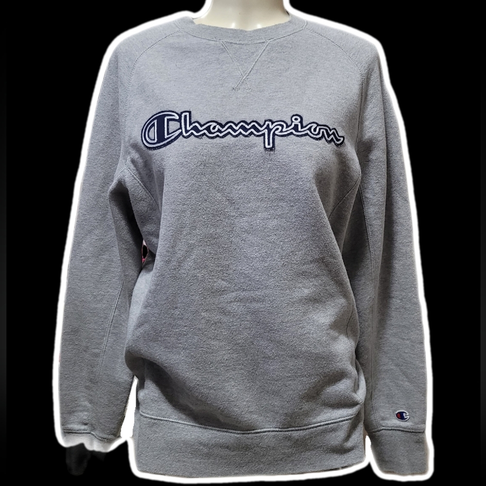 champion sweatshirt 2010s pullover ₊✩‧₊˚౨ৎ˚₊✩‧₊